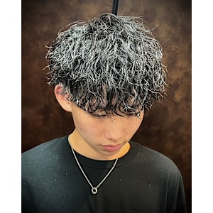 ツイストスパイラルパーマ×ツーブロック