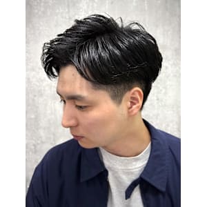 ツーブロックアップバングスタイル