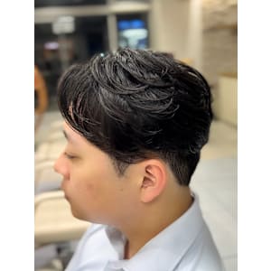 ビジネス営業向けメンズヘアニュアンスセンターパート【横浜】