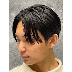 センターパートスタイル