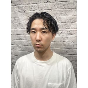 センターパート×ツイストスパイラル