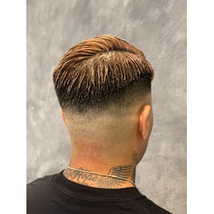 スキンフェード×フェザーアップ