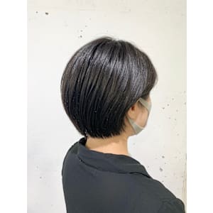 コンパクトなショートボブ