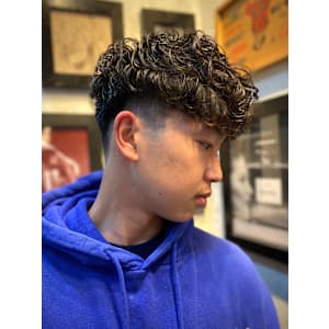 スペインカール×スキンフェード