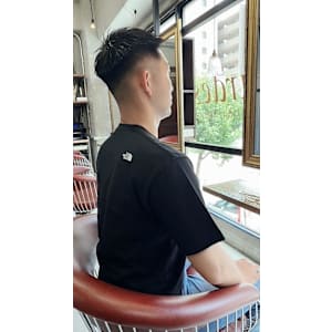 メンズアップバングショート・テーパーフェード