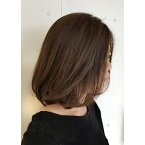 品よく揺れる大人ナチュラルボブ