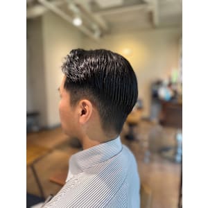 サイドパートフェードスタイル