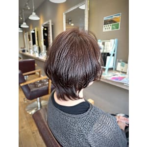 大人ショート細めハイライト白髪ぼかしくすみカラー40代50代