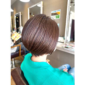 大人ショート細めハイライト白髪ぼかしくすみカラー40代50代