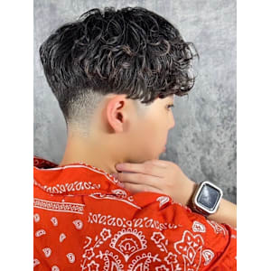 2024年夏最新！スキンフェード×パーマ