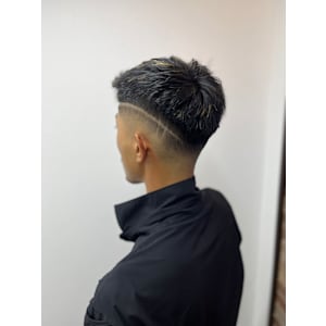 スキンフェード×ラインアート