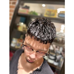 スキンフェード×アイロンパーマ