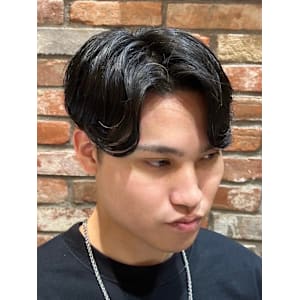 ニュアンスパーマ×センターパート