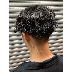 センターパートパーマスタイル