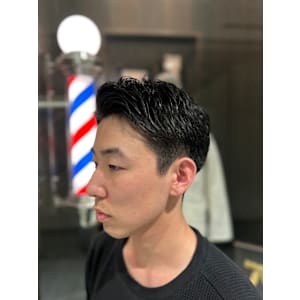 ビジネスショートヘア