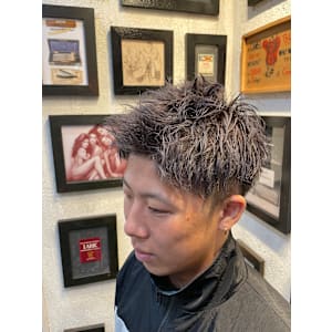 フェードスパイキーショート