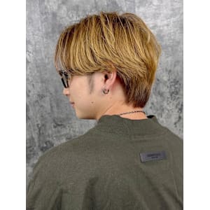 センターパートスタイル