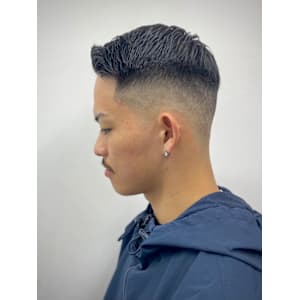 スキンフェード×フェザーアップ