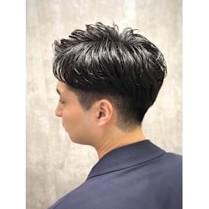 ツーブロックアップバングスタイル