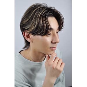 センターパートスタイル