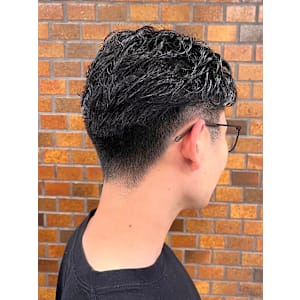 8月流行七三スタイル