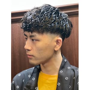 ツーブロックショート×無造作パーマ