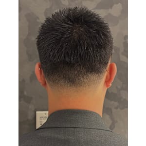 短くキメて、清潔感で差をつける/フェードスタイル - ヒロ銀座 バーバーショップ 札幌本店【HIRO GINZA BARBER SHOP】【ヒロギンザ バーバーショップ サッポロホンテン】掲載中