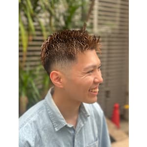 フェザーアップ×スキンフェード