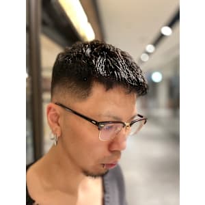 スキンフェード×アイロンパーマ