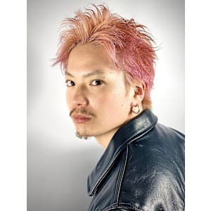 ピンクカラー×スパイキーショート