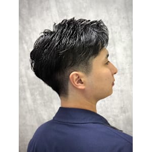 ツーブロックアップバングスタイル