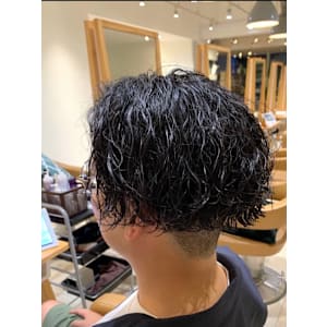 刈り上げマッシュ×ツイストパーマ