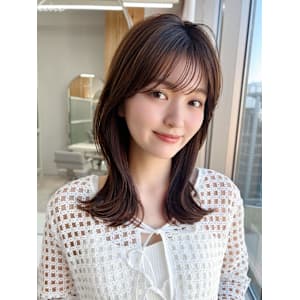 ホワイトグレージュ後れ毛が可愛い顔周りレイヤーミニウルフ - AFLOAT/L 錦糸町【アフロートエル】【アフロートエル キンシチョウ】掲載中