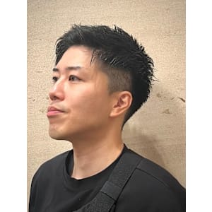 ツーブロックショートスタイル