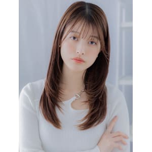 ミルクティーカラー顔回りレイヤーストレート　細めハイライト