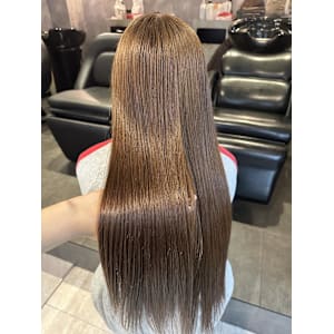 《Ｈina》ベージュカラー