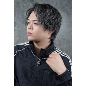 センターパートウルフ