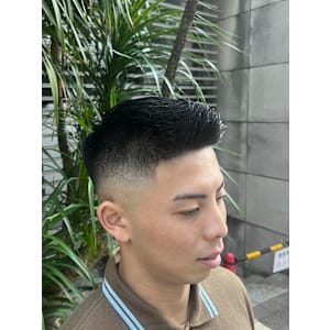 フェザーアップ×スキンフェード