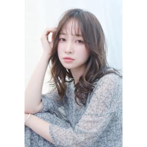 セミロング×アイスグレージュ