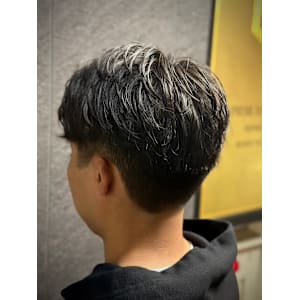 センターパート×ナチュラルスタイル