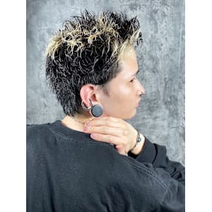 ワンポイントメッシュ×スパイキーショート