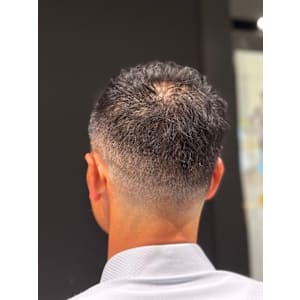 サイドパート - ヒロ銀座BARBER SHOP 名古屋本店【ヒロギンザバーバーショップナゴヤホンテン】掲載中