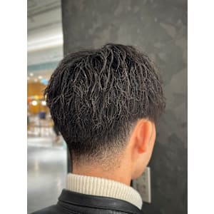 センターパート - ヒロ銀座BARBER SHOP 名古屋本店【ヒロギンザバーバーショップナゴヤホンテン】掲載中