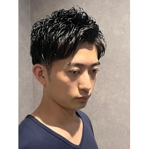 ツーブロックアップバングスタイル