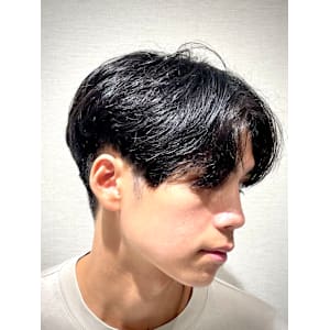 センターパートスタイル