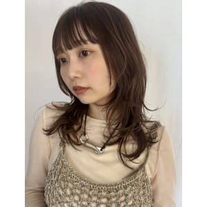 レイヤーカット/コテ巻き/ミディアムヘア
