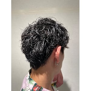 波巻きパーマスタイル