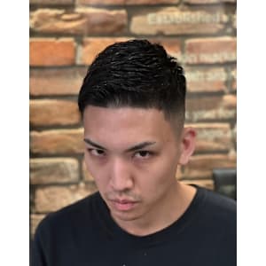 フェザーアップ×ミドルスキンフェード - ヒロ銀座BARBER SHOP 名古屋本店【ヒロギンザバーバーショップナゴヤホンテン】掲載中