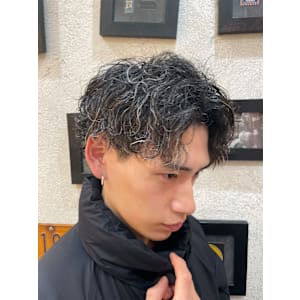 かきあげセンターパート×ツイストスパイラルパーマ