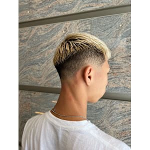 クロップスタイル×ハイトーンカラー - ヒロ銀座BARBER SHOP 名古屋本店【ヒロギンザバーバーショップナゴヤホンテン】掲載中